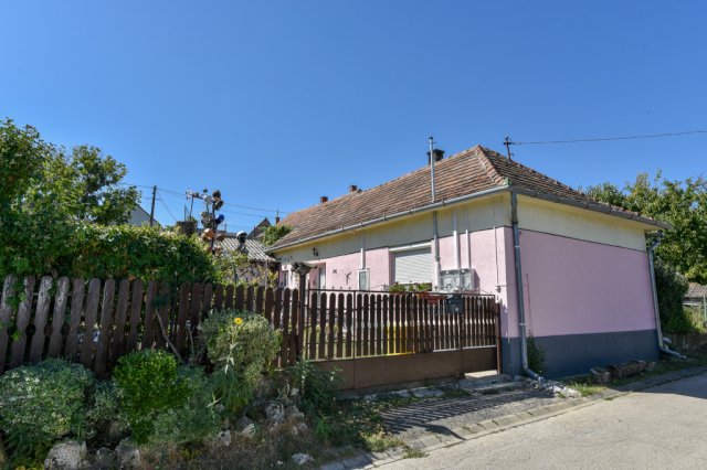 Eladó családi ház, Nagyvázsonyon 49.9 M Ft, 1 szobás