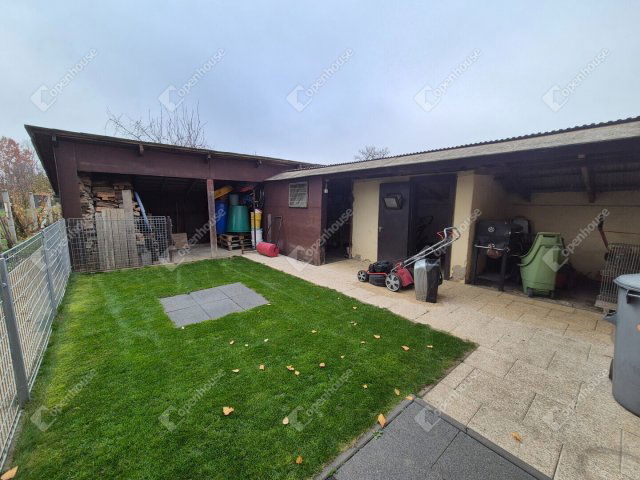 Eladó családi ház, Kisbéren 129.5 M Ft, 4 szobás