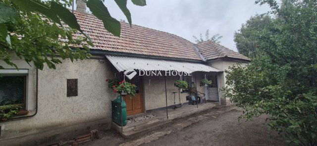 Eladó családi ház, Sárbogárdon 16.8 M Ft, 2 szobás