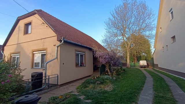 Eladó családi ház, Nyírpazonyon 64.9 M Ft, 3+1 szobás