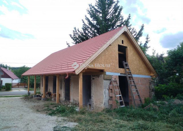 Eladó családi ház, Nadapon 40 M Ft, 1 szobás