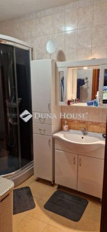 Eladó családi ház, Gárdonyban 149.9 M Ft, 5 szobás