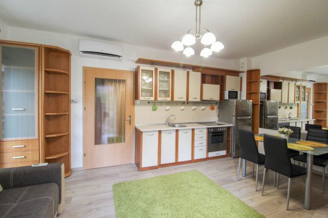 Kiadó téglalakás, albérlet, Debrecenben 195 E Ft / hó, 2 szobás