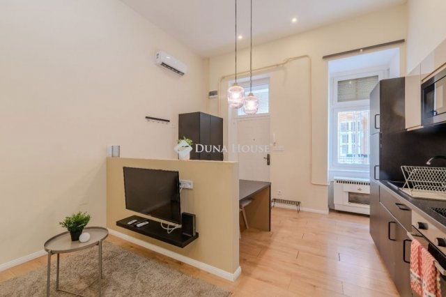 Eladó téglalakás, Budapesten, VII. kerületben 57.9 M Ft