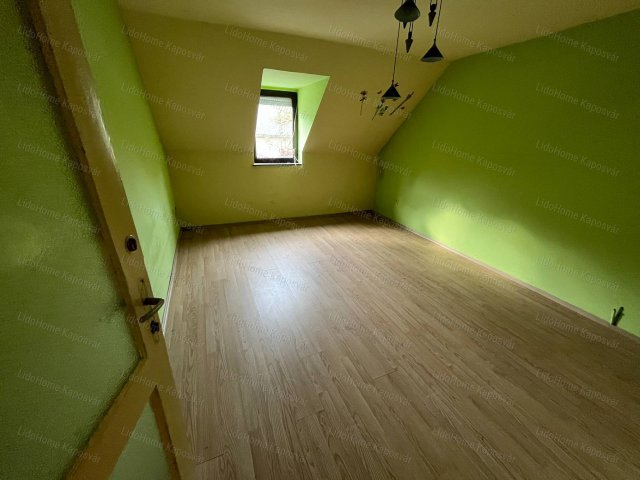 Eladó családi ház, Kaposváron 31.5 M Ft, 3+4 szobás