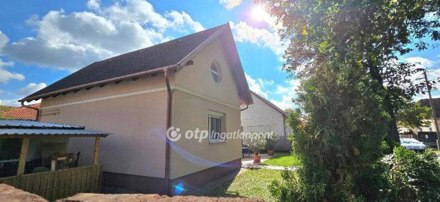 Eladó családi ház, Debrecenben 119.5 M Ft, 4 szobás