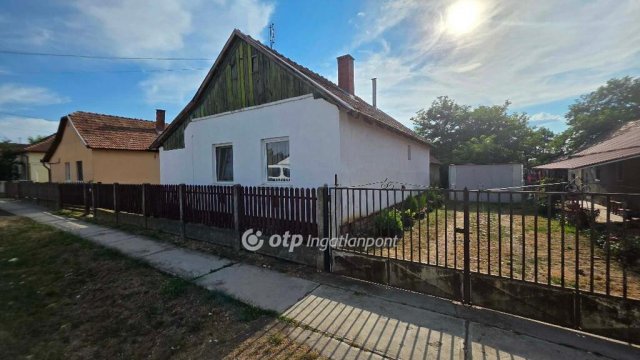 Eladó családi ház, Nádudvaron 14.5 M Ft, 2 szobás