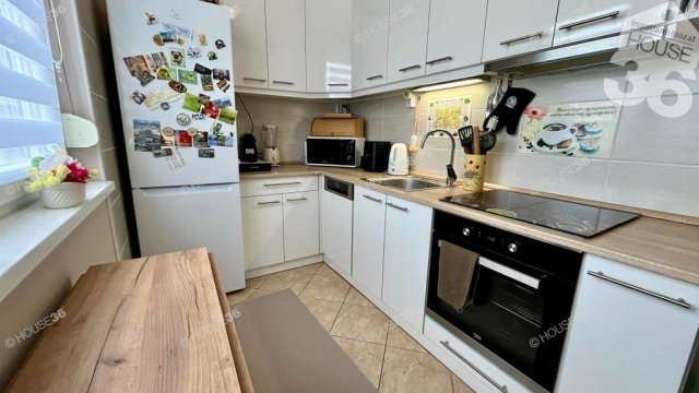 Eladó panellakás, Kecskeméten 49.5 M Ft, 3 szobás