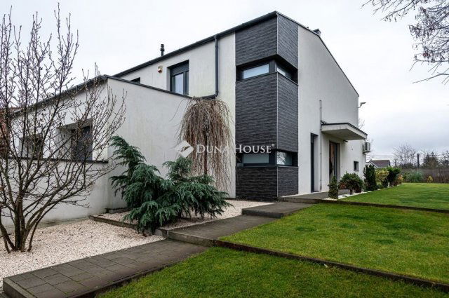 Eladó ikerház, Debrecenben, Kárpáti Károly utcában 154.9 M Ft