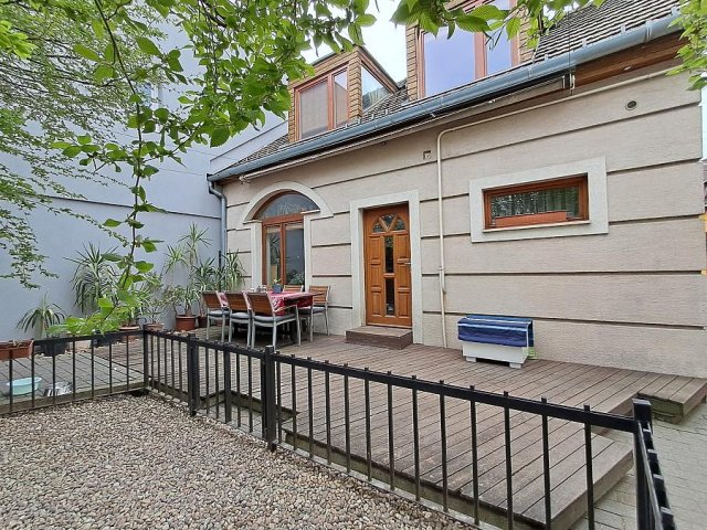 Eladó családi ház, Budapesten, XV. kerületben 112.9 M Ft