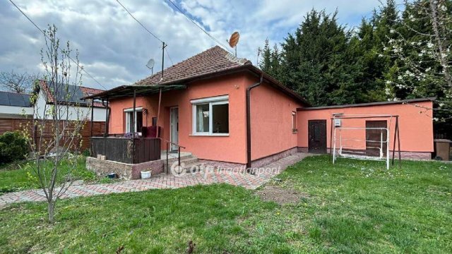 Eladó családi ház, Budakalászon 114 M Ft, 3 szobás