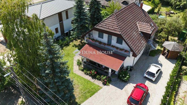 Eladó családi ház, Zamárdiban 179.9 M Ft, 8 szobás