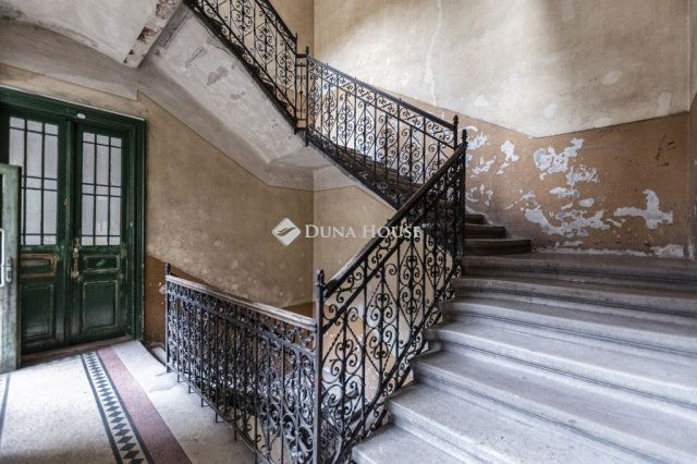 Eladó téglalakás, Budapesten, VI. kerületben 99.8 M Ft, 3 szobás