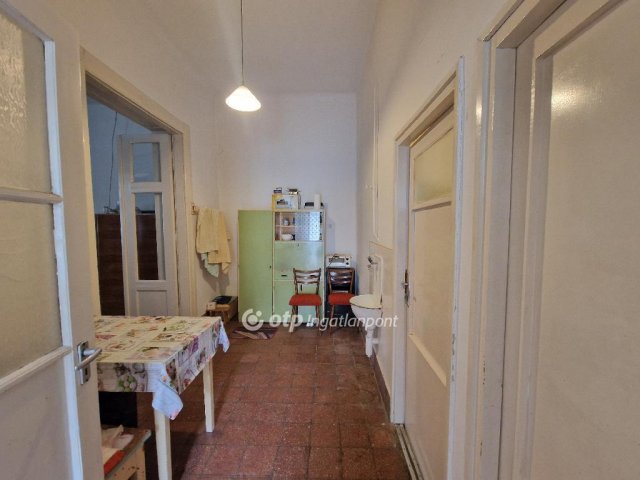 Eladó családi ház, Kunhegyesen 3.9 M Ft, 2 szobás