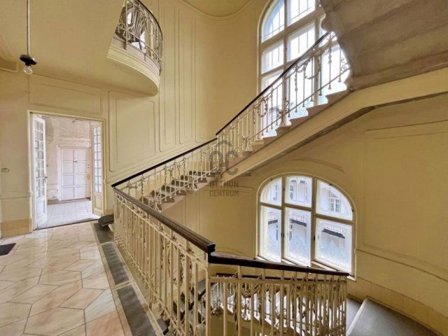 Eladó téglalakás, Budapesten, V. kerületben 179 M Ft, 3 szobás