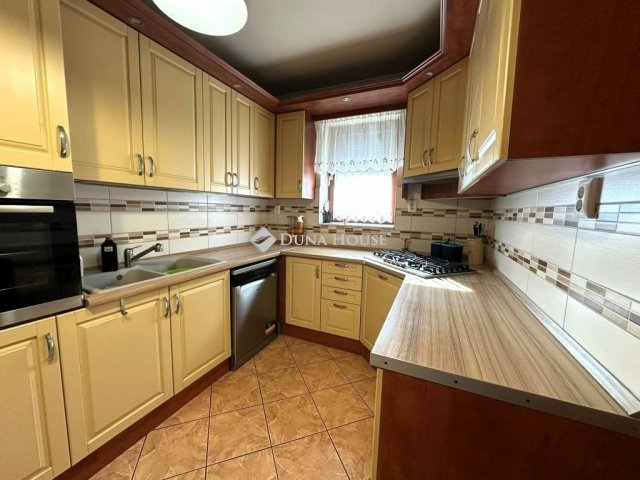 Eladó családi ház, Jakabszálláson 127.5 M Ft, 7 szobás