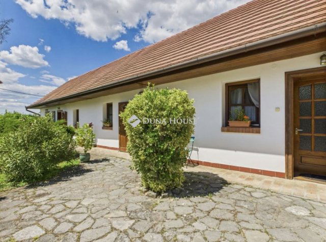 Eladó üzlethelyiség, Pócsán 110 M Ft, 3 szobás