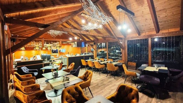 Eladó üzlethelyiség, Etyeken 320 M Ft / költözzbe.hu