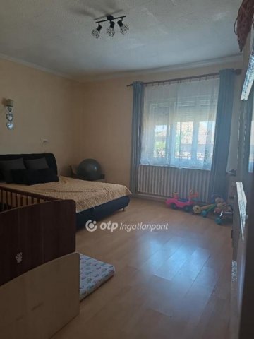 Eladó családi ház, Konyáron 31.5 M Ft, 3 szobás