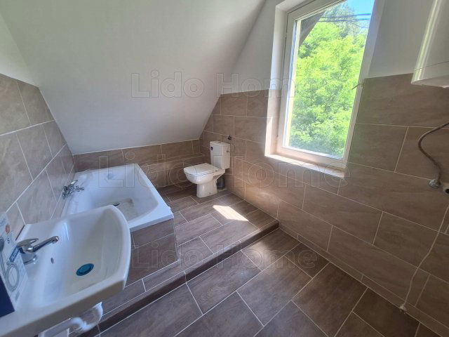 Eladó családi ház, Kaposváron 38.5 M Ft, 5 szobás