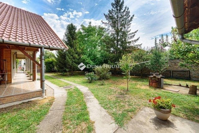 Eladó családi ház, Szegeden 129 M Ft, 7 szobás