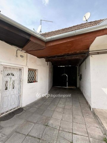 Eladó családi ház, Pomázon 62 M Ft, 2+1 szobás