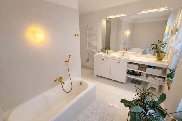 Eladó családi ház, Székesfehérvárott 249 M Ft, 5 szobás