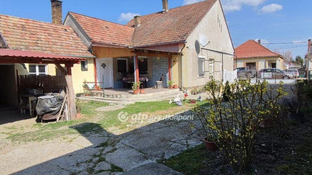 Eladó családi ház, Felsőszentmártonon 26.9 M Ft, 3+1 szobás