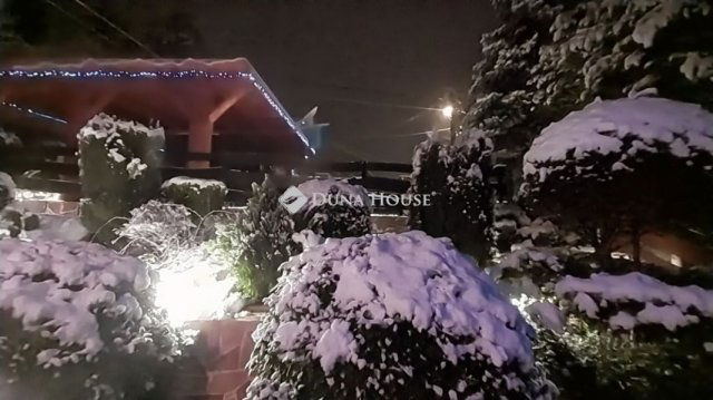 Eladó családi ház, Szentendrén 195 M Ft, 7 szobás