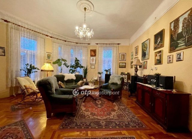 Eladó családi ház, Veszprémben 169.5 M Ft, 5 szobás