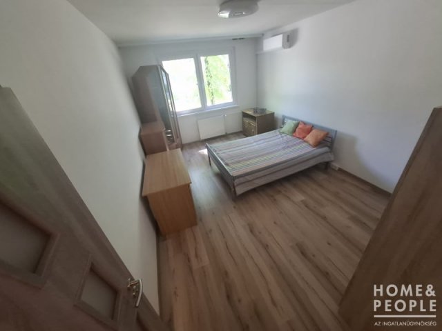 Eladó téglalakás, Szegeden 51.9 M Ft, 2 szobás