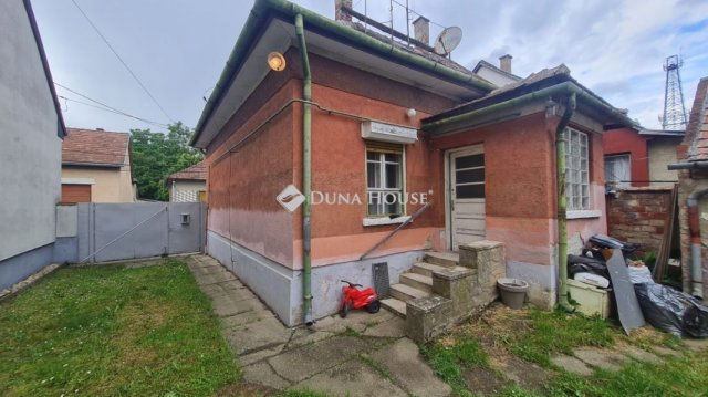 Eladó családi ház, Zalaegerszegen 33 M Ft, 2 szobás
