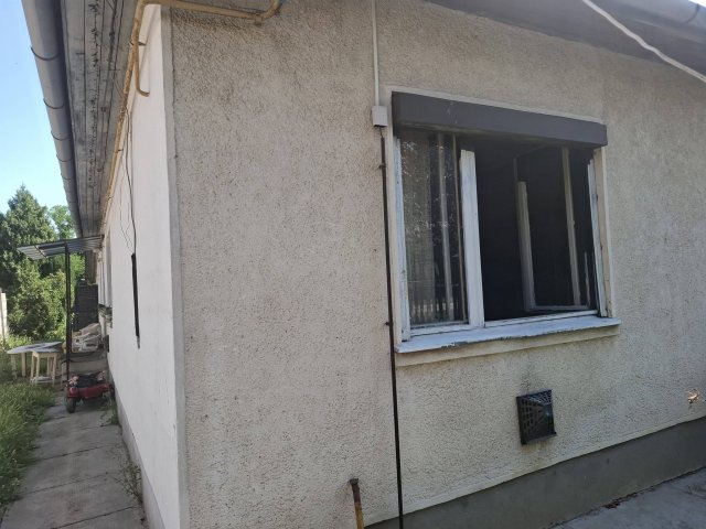 Eladó téglalakás, Békéscsabán 13.9 M Ft, 2 szobás