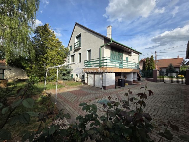 Eladó családi ház, Szolnokon, Rozmaring utcában 74.9 M Ft