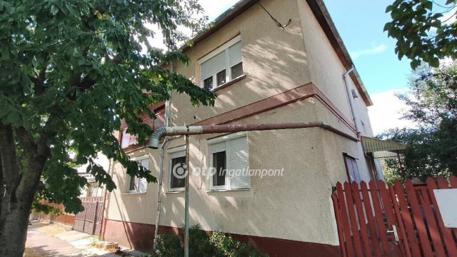 Eladó családi ház, Kisújszálláson 27 M Ft, 2 szobás