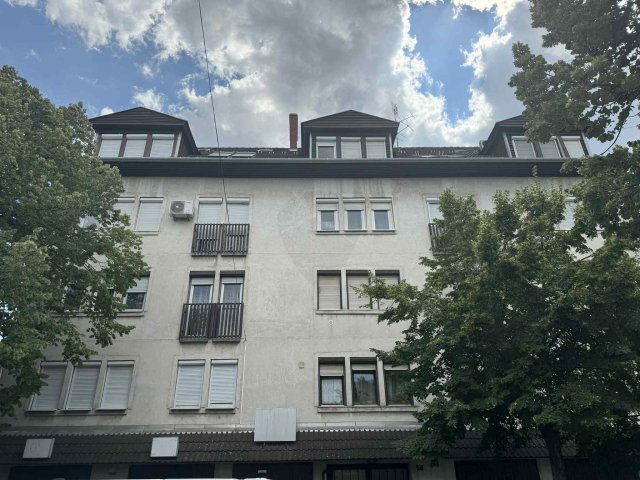 Eladó téglalakás, Szolnokon 42.9 M Ft, 3 szobás