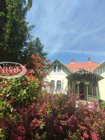 Eladó hotel, Veszprémben 350 M Ft, 10 szobás