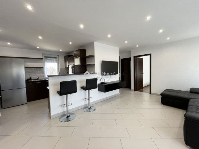 Kiadó téglalakás, albérlet, Nyíregyházán, Újszőlő utcában