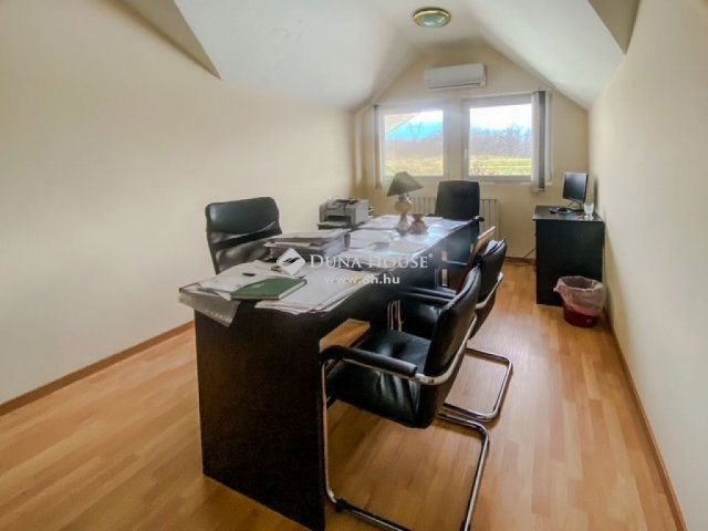 Eladó iroda, Vértesszőlősön 425 M Ft / költözzbe.hu