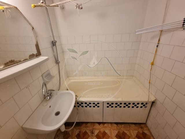 Eladó panellakás, Gyulán 21.9 M Ft, 3 szobás