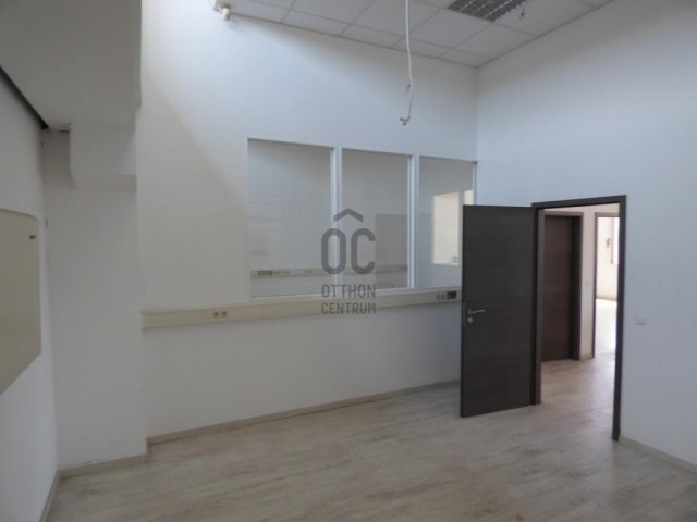 Eladó üzlethelyiség, Budapesten, IV. kerületben 1250 M Ft