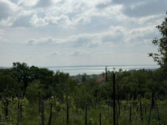Eladó telek, Balatonalmádiban 48 M Ft / költözzbe.hu