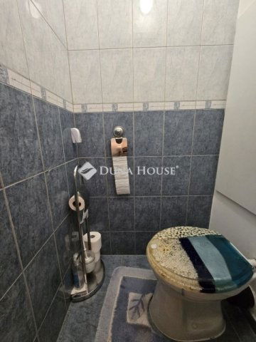 Eladó panellakás, Pécsett 61.9 M Ft, 4 szobás