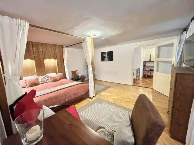 Eladó téglalakás, Budapesten, V. kerületben 114.8 M Ft, 2 szobás