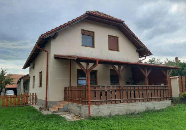 Eladó családi ház, Pásztón 160 M Ft, 4 szobás