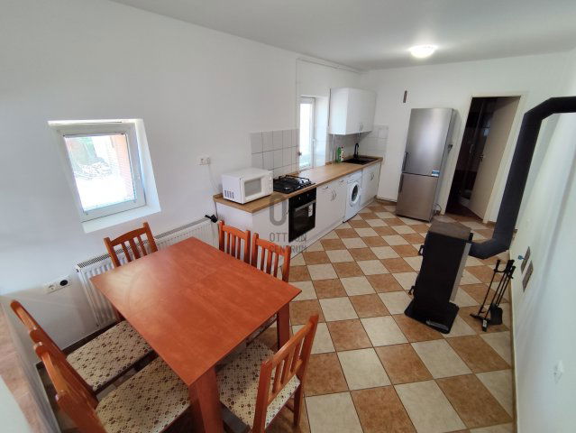 Kiadó családi ház, albérlet, Balatonfűzfőn 200 E Ft / hó