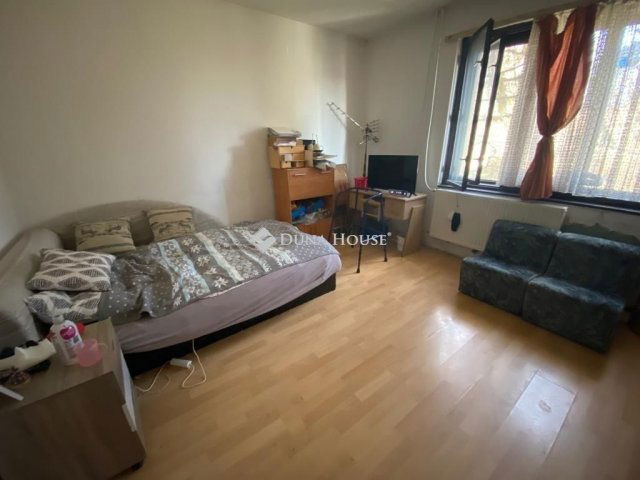 Eladó családi ház, Budaörsön 192 M Ft, 9 szobás