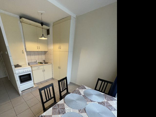 Eladó panellakás, Székesfehérvárott 37 M Ft, 1 szobás