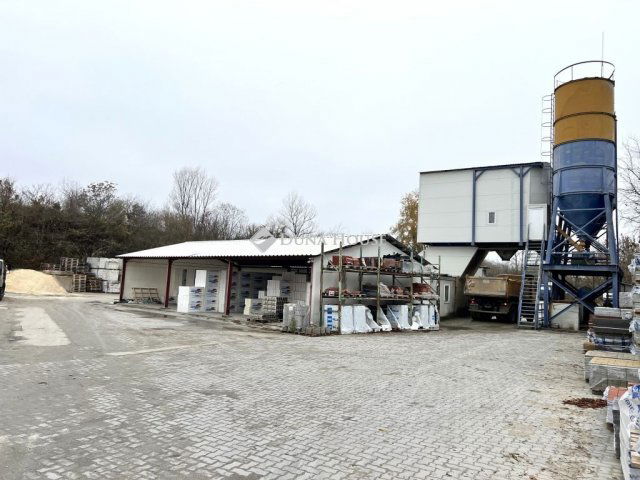 Eladó ipari ingatlan, Budapesten, XVI. kerületben 450 M Ft