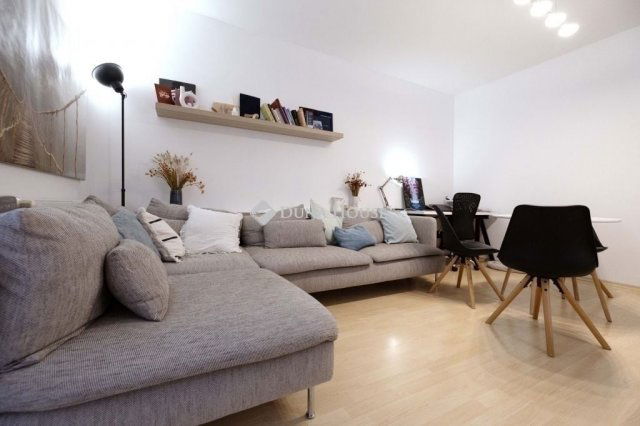 Eladó téglalakás, Budapesten, VIII. kerületben 82 M Ft, 2 szobás